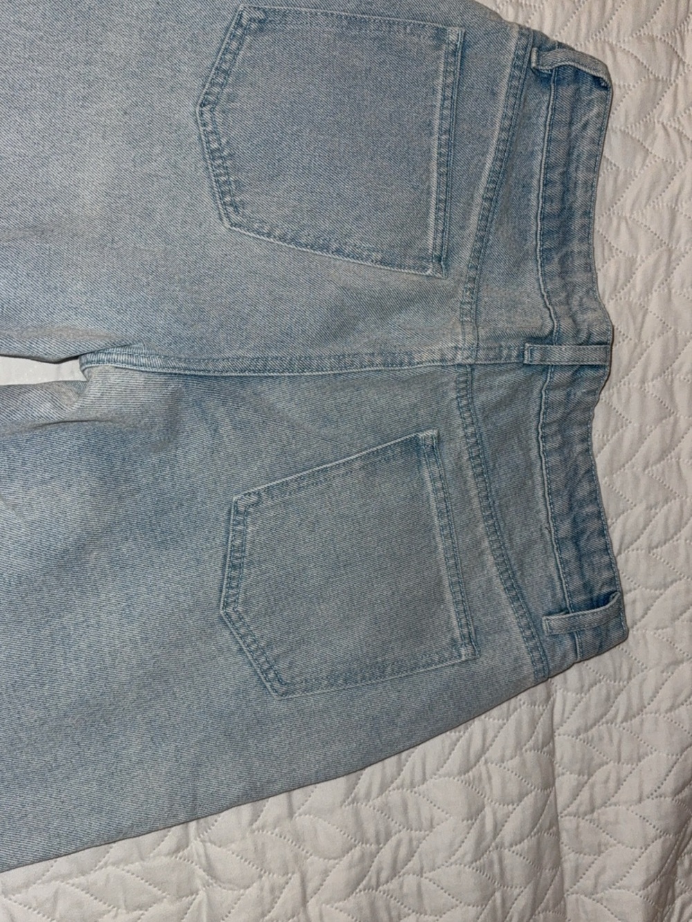 Light Blue Floral-Appliqué Straight-Leg Jeans - Picture 14 of 15